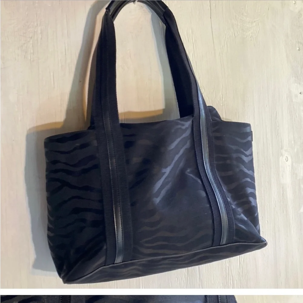 Ann Klein large Leather Canvas Tiger Stripes Boho Magnetic Fold Closer- New W/O - Picture 1 of 1